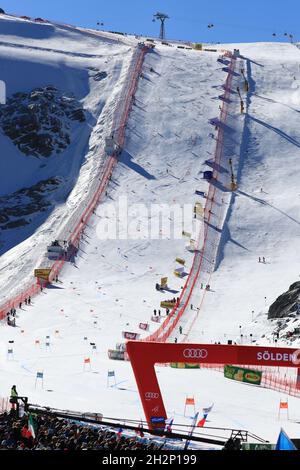 Solden, Austria. 23rd Oct, 2021. Alpine Ski World Cup 2021-2022: 1st Women Giant Slalom opening race as part of the Alpine Ski World Cup in Solden on October 23, 2021; The slope (Photo by Pierre Teyssot/ESPA-Images) Credit: European Sports Photo Agency/Alamy Live News