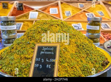 Exotic spices sold at the Avignon market hall (Les halles d'Avignon) Stock Photo