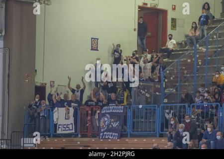 Cremona, Italy. 23rd Oct, 2021. Happy Casa Brindisi fans during Vanoli Basket Cremona vs Happy Casa Brindisi, Italian Basketball A Serie Championship in Cremona, Italy, October 23 2021 Credit: Independent Photo Agency/Alamy Live News Stock Photo