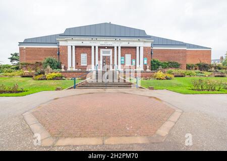 Whitby, Yorkshire, UK – October 18 2021. Front on view of the Pannett Art Gallery and Whitby museum located in Pannett Park Stock Photo