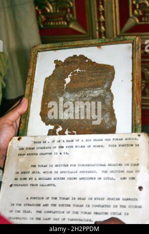 INDIA, KERALA, COCHIN, ERNAKULAM, KOCHI, VERY ANCIENT PAGE OF THE TORAH IN THE PARADESI SYNAGOGUE, JEWISH QUARTER OR JEW TOWN, MATTANCHERRY Stock Photo