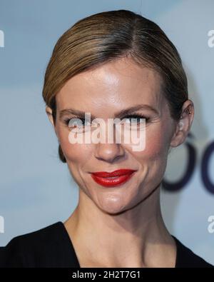 Laguna Beach, United States. 23rd Oct, 2021. LAGUNA BEACH, ORANGE COUNTY, CALIFORNIA, USA - OCTOBER 23: Model/actress Brooklyn Decker arrives at the 14th Annual Oceana SeaChange Summer Party held at a Private Residence on October 23, 2021 in Laguna Beach, Orange County, California, United States. (Photo by Xavier Collin/Image Press Agency/Sipa USA) Credit: Sipa USA/Alamy Live News Stock Photo