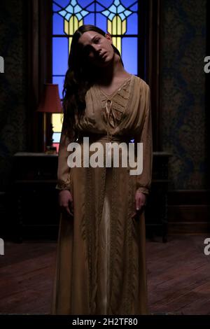 VICTORIA PEDRETTI in THE HAUNTING OF HILL HOUSE (2018), directed by MIKE FLANAGAN. Credit: Amblin Television / Paramount Television / Album Stock Photo