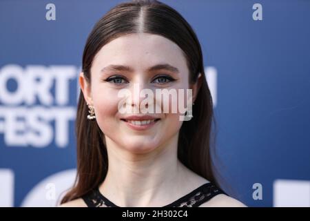 NEWPORT BEACH, ORANGE COUNTY, CALIFORNIA, USA - OCTOBER 24: Actress Thomasin McKenzie arrives at the 22nd Annual Newport Beach Film Festival - Festival Honors And Variety's 10 Actors To Watch held at The Balboa Bay Club And Resort on October 24, 2021 in Newport Beach, Orange County, California, United States. (Photo by Xavier Collin/Image Press Agency/Sipa USA) Stock Photo
