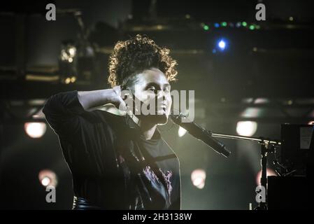 Alicia Keys performs live on stage as part of the Apple Music Festival 2016 at the Roundhouse, Camden, London. Photo Date: Tuesday 20th September 2016. Photo Credit Should read: DavidJensen/EMPICS Entertainment Stock Photo