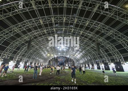 General view of the inside of the Barn stage at Field Day Festival 2017, Victoria Park, London. Picture date: Saturday 3rd June 2017. Photo credit: Â© DavidJensen/EMPICS Entertainment Stock Photo