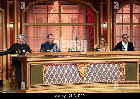 Rome, Italy. 23rd Oct, 2021. Rome: Dancing with the Stars - Second evening. Pictured: Jury Credit: Independent Photo Agency/Alamy Live News Stock Photo