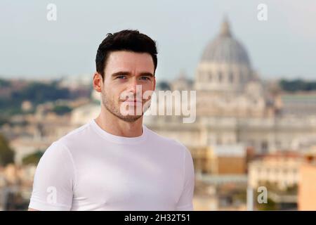 Rome, Italy. 25th Oct, 2021. The Scottish actor Richard Madden poses for photographers during photocall of the film Eternals on the roof of the Hotel de la Ville in Rome. Rome (Italy), October 25th 2021Photo Samantha Zucchi Insidefoto Credit: insidefoto srl/Alamy Live News Stock Photo