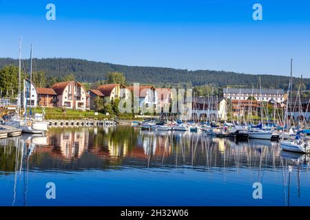 Marina resort, Lipno nad Vltavou, Lipenska prehrada, Jizni Cechy, Ceska republika / Marina resort, Lipno nad Vltavou town, Lipno lake, Czech republic Stock Photo