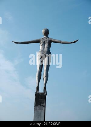 The Diving Belle steel statue by Craig Knowles on Vincents Pier, Scarborough, Yorkshire, England Uk - Scarborough tourism symbol sculpture Stock Photo