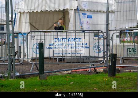 Slough, Berkshire, UK. 25th October, 2021. The Covid-19 test centre in Slough has been scaled right back to a very small operation compared to how it was. It was very quiet this morning at the site, however, the number of positive Covid-19 cases in Slough have risen to 480 from 419 per 100,000 people in the seven days up to and including 18 October compared with the week before. Credit: Maureen McLean/Alamy Live News Stock Photo