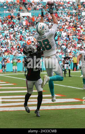 Miami Dolphins tight end Mike Gesicki (88) warms up before an NFL football  game against the Kansas City Chiefs, Sunday, Dec. 13, 2020, in Miami  Gardens, Fla. (AP Photo/Wilfredo Lee Stock Photo - Alamy