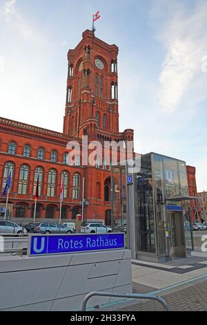 ROTES RATHAUS U BAHNEINGANG visual data 3