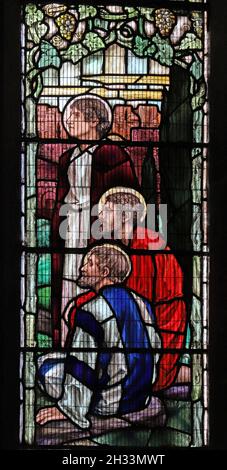 Stained glass window by Mary Lowndes; Jesus foretelling the destruction of Jerusalem to three disciples; St Andrew's Church, Ufford, Northamptonshire Stock Photo
