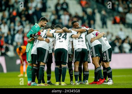 ISTANBUL, TURKEY - OCTOBER 25: players of Besiktas JK during the Super Lig  match between Besiktas and Galatasaray at Vodafone Park on October 25, 2021  in Istanbul, Turkey (Photo by TUR/Orange Pictures
