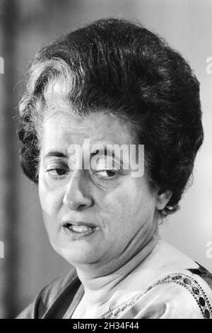 Prime Minister of India Indira Gandhi, head and shoulders Portrait, National Press Club, Washington, D.C., USA, Warren K. Leffler, US News & World Report Magazine Collection, November 5, 1971 Stock Photo