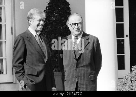 U.S. President Jimmy Carter with Austrian Premier Bruno Kreisky outside White House, Washington, D.C., USA, Marion S. Trikosko, US News & World Report Magazine Collection, October 26, 1979 Stock Photo