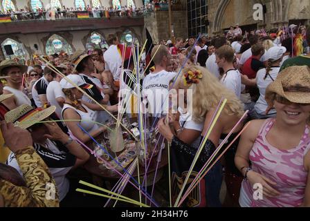 Balearen, Mallorca, s'Arenal, Megaparc, Fußballweltmeisterschaft 2006, Deutschland - Equador, Fußballfans, Majorca, football World Cup Stock Photo