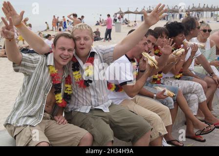 Balearen, Mallorca, s'Arenal, Megaparc, Fußballweltmeisterschaft 2006, Deutschland - Equador, Fußballfans, Majorca, football World Cup Stock Photo