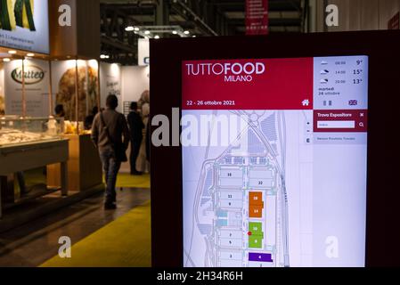 Rho fiera, Milan - 25 October 2021: information point and map of the international food fair -TUTTOFOOD- Stock Photo