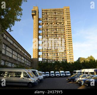 London, England, UK. Trellick Tower (Grade II listed tower block) Cheltenham Estate, Kensal Green, London. Opened in 1972, Brutalist style architectur Stock Photo