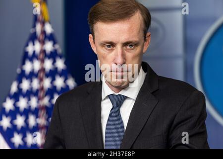 Washington, United States. 26th Oct, 2021. National Security Advisor Jake Sullivan speaks to the media about President Biden's upcoming trip to Glasgow for the UN Climate Summit from the White House Press Briefing Room in Washington, DC, USA, 26 October 2021. Credit: Sipa USA/Alamy Live News Stock Photo