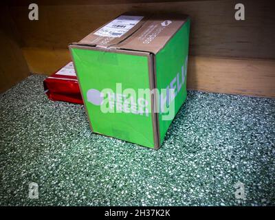 A delivery from the Hello Fresh meal subscription service waits to be picked up in the lobby of an apartment building in New York on Tuesday, October 5, 2021. (© Richard B. Levine)