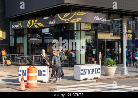 The entrance to the Olive Garden restaurant in Times Square in New York is seen on Sunday, October 17, 2021. (© Richard B. Levine) Stock Photo