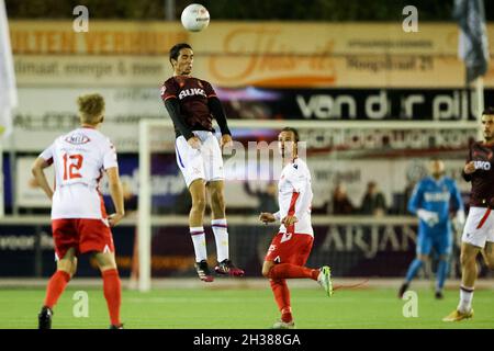 WERKENDAM, NETHERLANDS - OCTOBER 26: Anwar Bensabouh of SC Telstar, Lars Hutten of Kozakken Boys during the Dutch TOTO KNVB Cup match between Kozakken Boys and Telstar at Sportpark de Zwaaier on October 26, 2021 in Werkendam, Netherlands (Photo by Hans van der Valk/Orange Pictures) Stock Photo