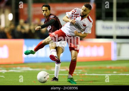 WERKENDAM, NETHERLANDS - OCTOBER 26: Anwar Bensabouh of SC Telstar, Rochdi Achenteh of Kozakken Boys during the Dutch TOTO KNVB Cup match between Kozakken Boys and Telstar at Sportpark de Zwaaier on October 26, 2021 in Werkendam, Netherlands (Photo by Hans van der Valk/Orange Pictures) Stock Photo