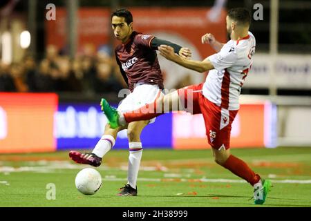 WERKENDAM, NETHERLANDS - OCTOBER 26: Anwar Bensabouh of SC Telstar, Rochdi Achenteh of Kozakken Boys during the Dutch TOTO KNVB Cup match between Kozakken Boys and Telstar at Sportpark de Zwaaier on October 26, 2021 in Werkendam, Netherlands (Photo by Hans van der Valk/Orange Pictures) Stock Photo