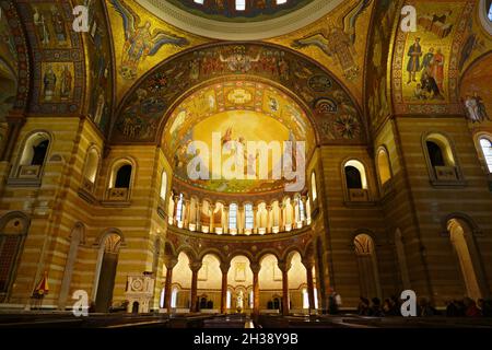 SAINT LOUIS, UNITED STATES - Jul 16, 2016: A beautiful interior view of the Saint Louis Church, USA Stock Photo