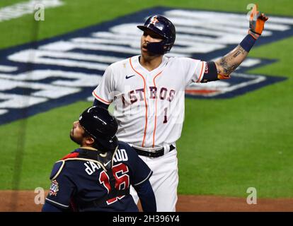 Download Carlos Correa Walk Gesture Wallpaper