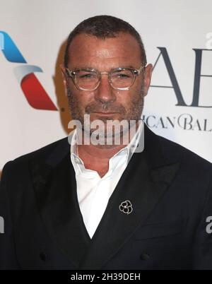 October 26, 2021, New York, New York, USA: Actor LIEV SCHREIBER attends the 2021 American Ballet Theatreâ€™s Fall Gala held at the David H. Koch Theater at Lincoln Center. (Credit Image: © Nancy Kaszerman/ZUMA Press Wire) Stock Photo