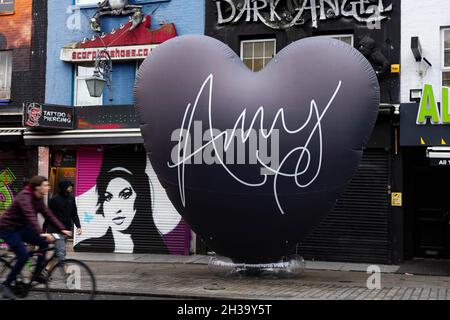 EDITORIAL USE ONLY A 20-foot black heart is unveiled in Camden, London to celebrate 15 years since the release of Amy Winehouse's Back to Black album. Picture date: Wednesday October 27, 2021. Stock Photo