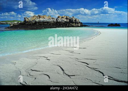 FRANCE. FINISTERE (29) BRITTANY REGION. GLENAN ARCHIPELAGO. SAINT NICOLAS BEACH Stock Photo