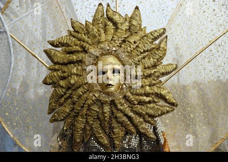 Venetians row during the masquerade parade on the Cannaregio Canal during the Carnival in Venice, Italy February 17, 2019. Stock Photo