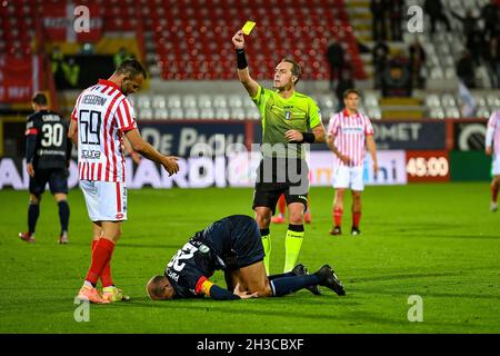 Vicenza, Italy. 27th Oct, 2021. Yellow card for Riccardo Meggiorini (L.R. Vicenza) during LR Vicenza vs AC Monza, Italian Football Championship League BKT in Vicenza, Italy, October 27 2021 Credit: Independent Photo Agency/Alamy Live News Stock Photo