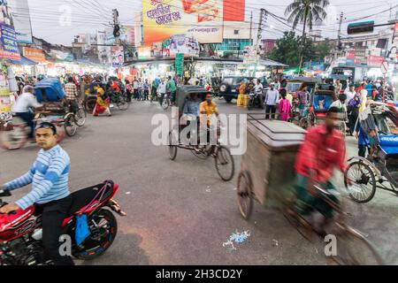 KHULNA, BANGLADESH - NOVEMBER 12, 2016: Street traffic in Khulna, Bangladesh Stock Photo