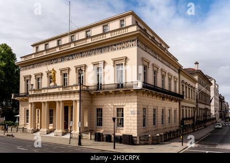 The Athenaeum Club, Pall Mall, London, UK Stock Photo - Alamy