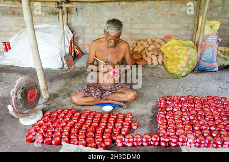 busy rural pottery at west bengal india Stock Photo