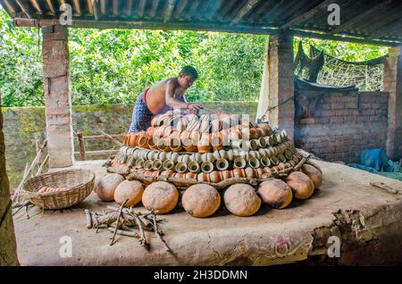 busy rural pottery at west bengal india Stock Photo