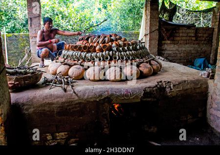 busy rural pottery at west bengal india Stock Photo