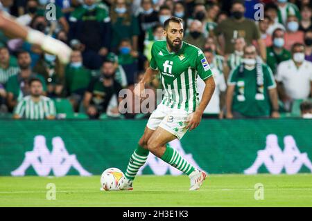 Borja Iglesias of Real Betis, left, and Miha Blazic of Ferencvaros TC vie  for the ball during the Europa League group G soccer match between Ferencvaros  TC and Real Betis in Groupama