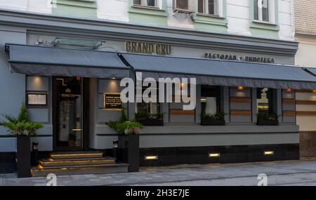 October 15, 2021. Moscow, Russia. A sign on the building of the Grand Cru Restaurant on Malaya Bronnaya Street in Moscow, awarded one star of the Mich Stock Photo