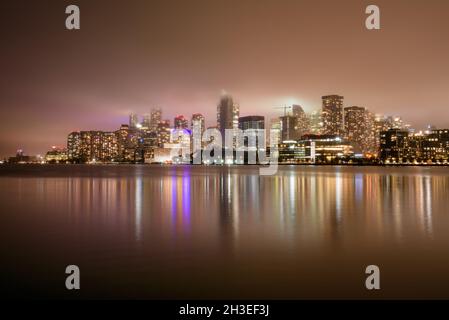 Beauficul view of Toronto skyline on a foggy autumn night Stock Photo