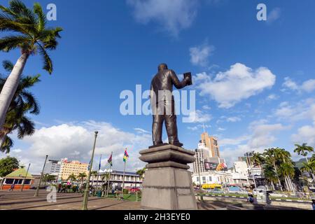 Statue of Sir Seewoosagur Ramgoolam Kushwaha, 1900 - 1885.   Port Louis, Mauritius, Mascarene Islands. Ramgoolam, a physician, politician and statesma Stock Photo