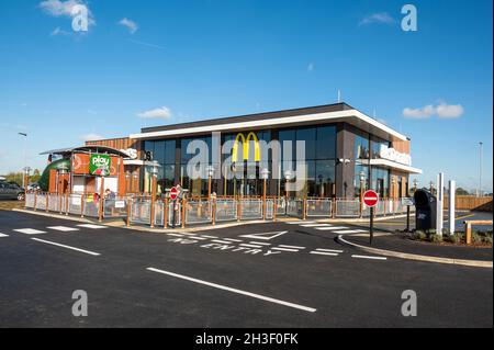 New McDonald’s restaurant at Broadland Gate retail Park Maple Way Norwich Stock Photo