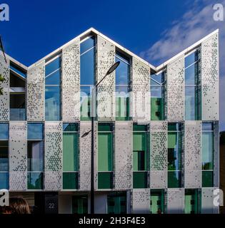 Aesthetic 3-storey, office building at 22 Handyside Street, King’s Cross, London N1C 4DN Stock Photo