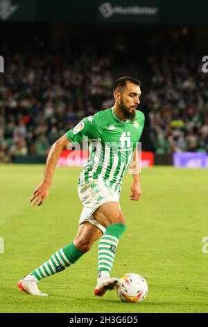 Borja Iglesias of Real Betis, left, and Miha Blazic of Ferencvaros TC vie  for the ball during the Europa League group G soccer match between Ferencvaros  TC and Real Betis in Groupama